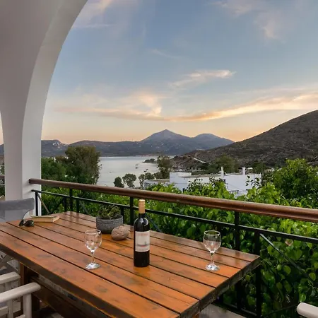 Areti's Milos Apartment