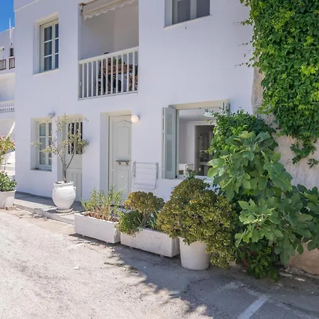 Areti's Milos Apartment *