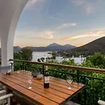 Areti's Milos Apartment
